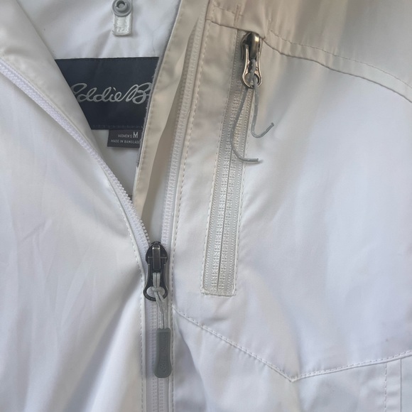 Eddie Bauer Woman’s Hooded Rain jacket-cream -color. Weatheredge line. size M - Picture 5 of 15